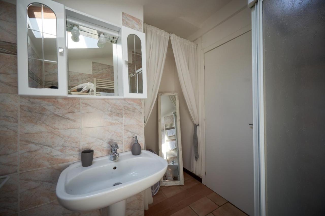 Porto Valentino Apartment Sirmione Exterior photo